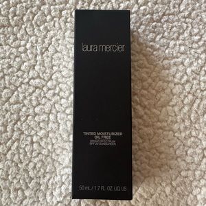 laura mercier tinted moisturizer oil free